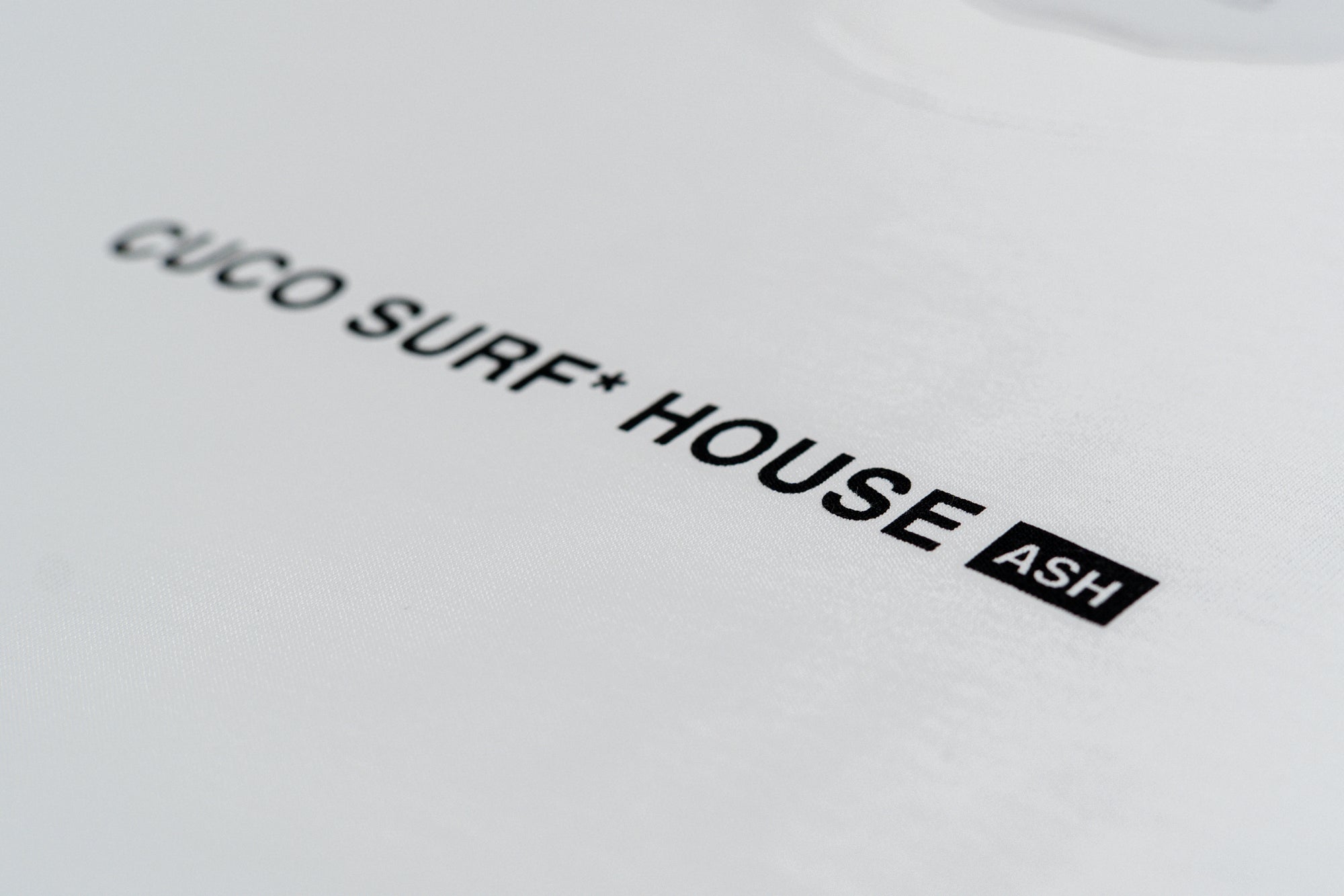 White Tee Alicante Surf* House by Cuco Board Club